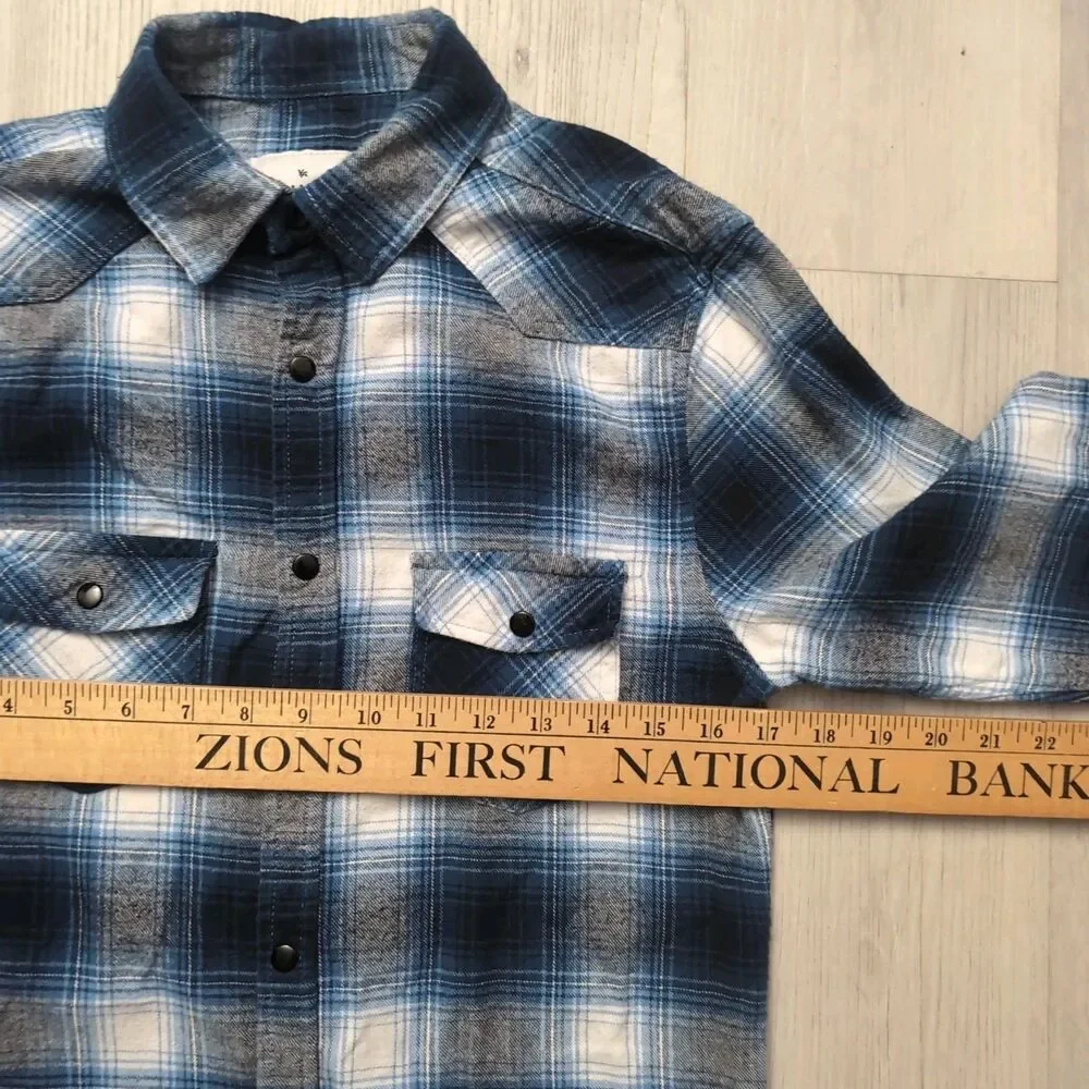 Youngla Shirt Mens Small Multi Color Button Up Unhemmed/Cut Bottom